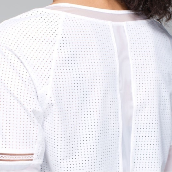 Lululemon Var-City 1/2 Sleeve in White - Picture 12 of 13
